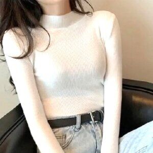 WHITE ONE SIZE FITS ALL LIGHTWEIGHT FINELY RIBBED MOCK TURTLENECK SWEATER